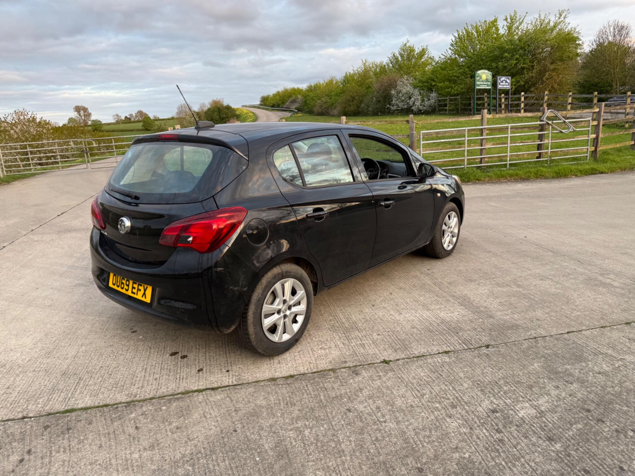 Vauxhall Corsa 1.4i Design Euro 6 (s/s) 5dr — photo 83 of 104